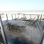Seaside Comfort With Parking * Nieuport