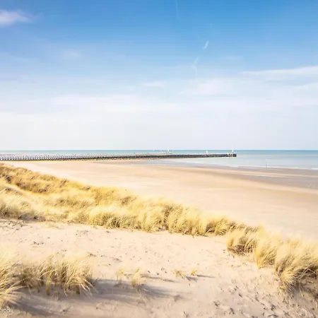 Seaside Comfort With Parking Lägenhet *