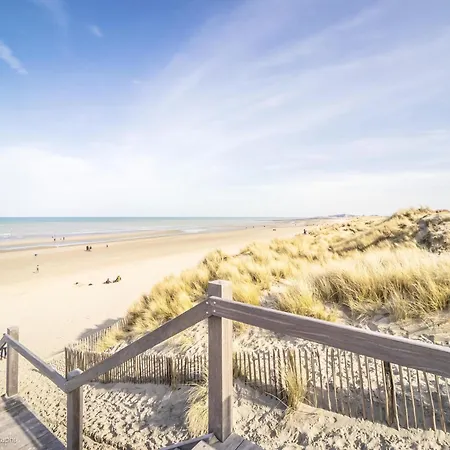 Seaside Comfort With Parking Apartment *