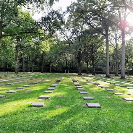 Seaside Comfort With Parking ניופורט