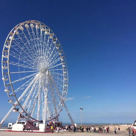 Seaside Comfort With Parking